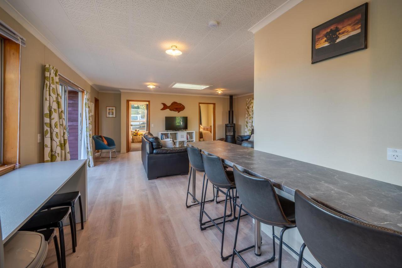 Woodills Wonderland - Akaroa Holiday Home Exterior foto