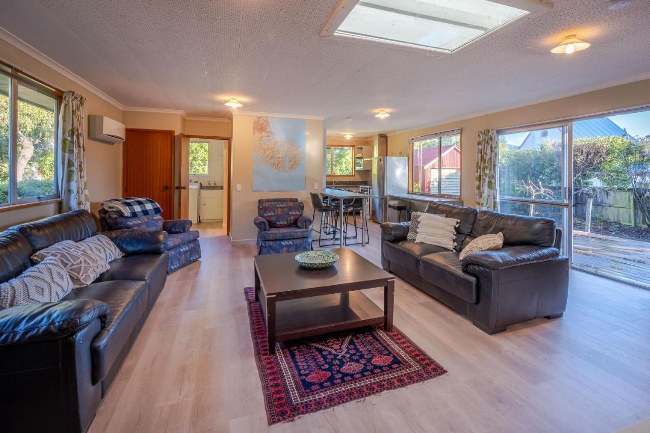 Woodills Wonderland - Akaroa Holiday Home Exterior foto