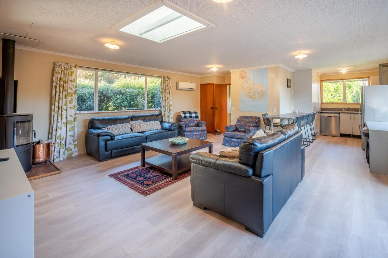 Woodills Wonderland - Akaroa Holiday Home Exterior foto