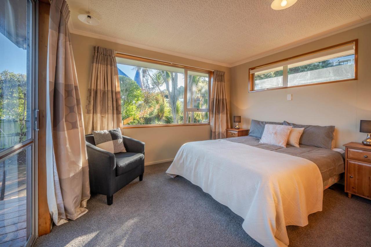 Woodills Wonderland - Akaroa Holiday Home Exterior foto