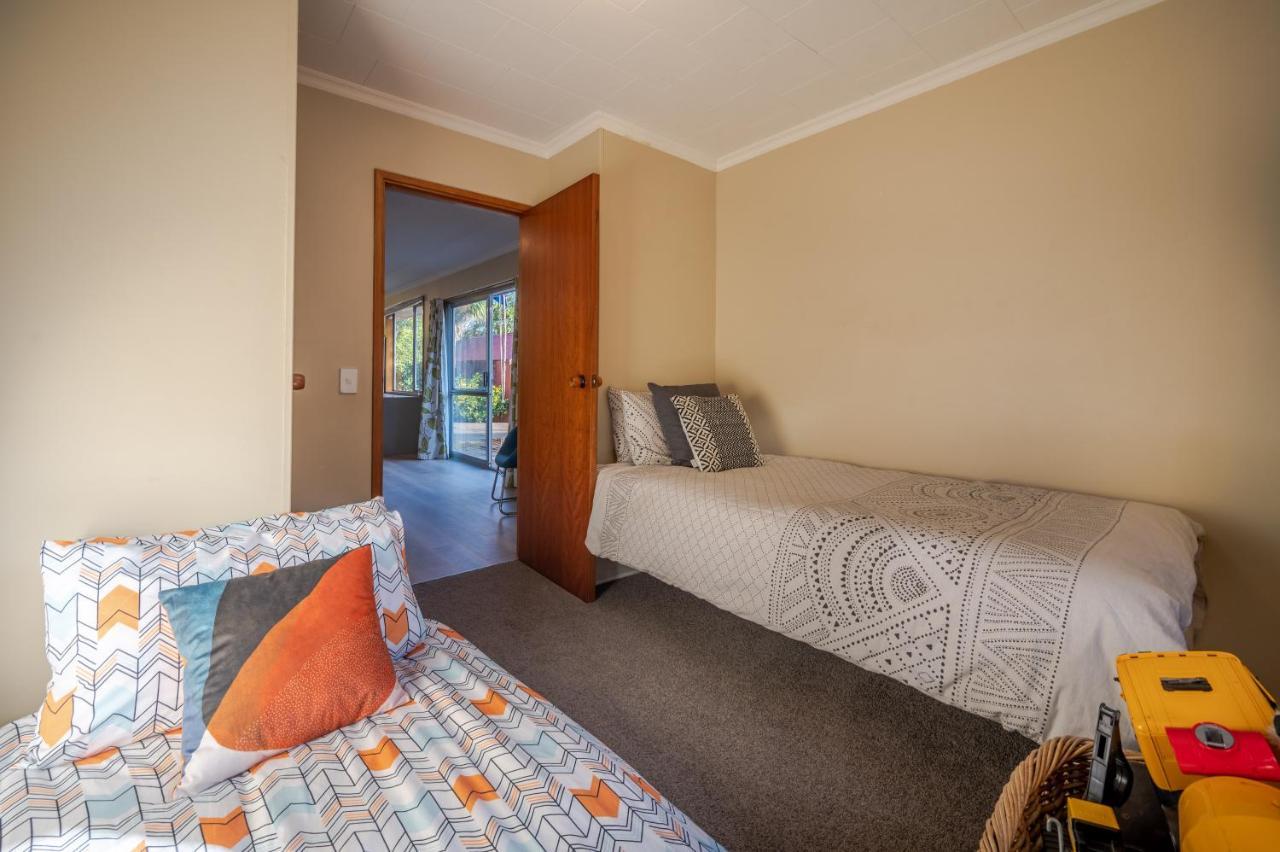 Woodills Wonderland - Akaroa Holiday Home Exterior foto