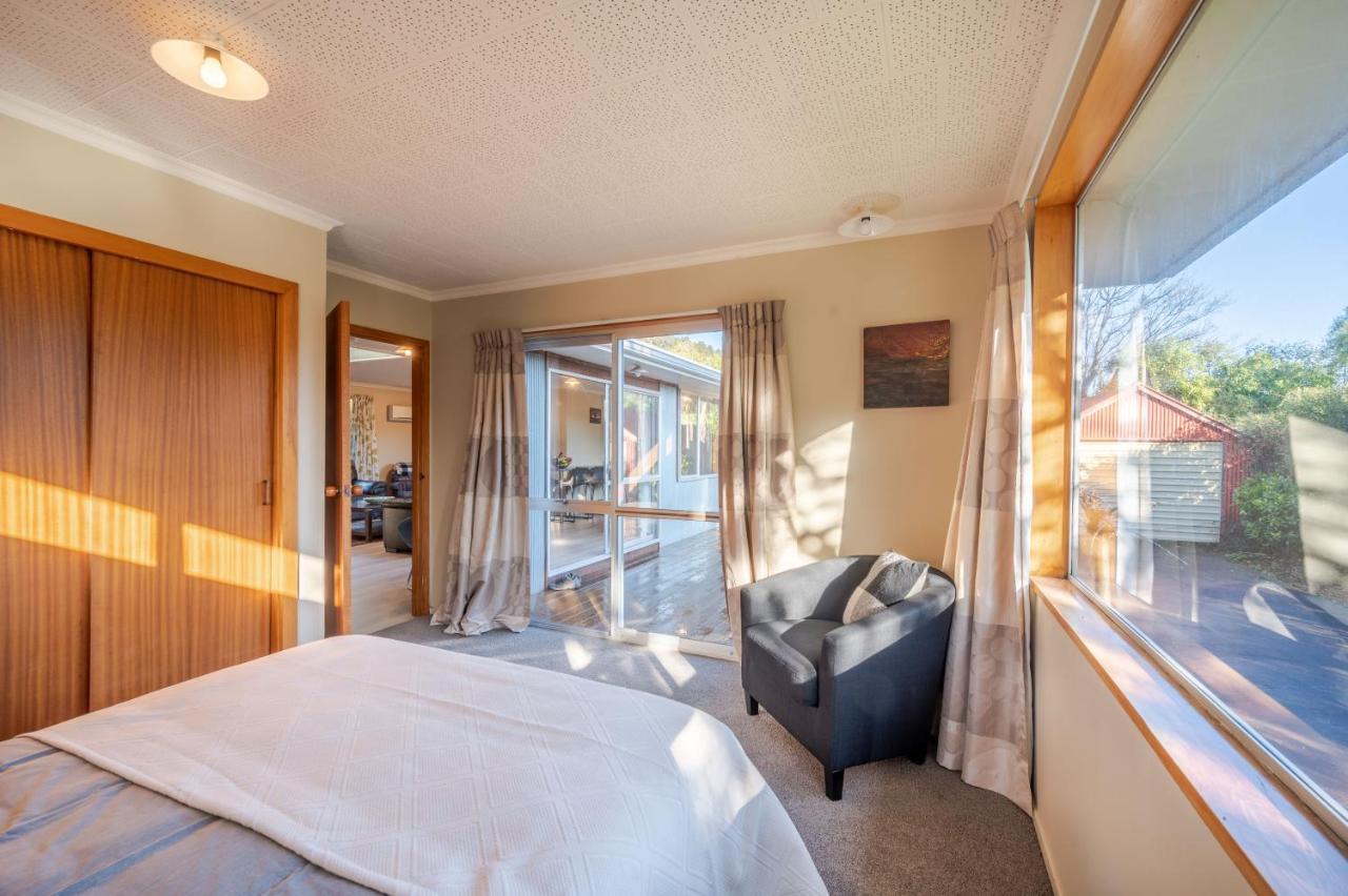 Woodills Wonderland - Akaroa Holiday Home Exterior foto