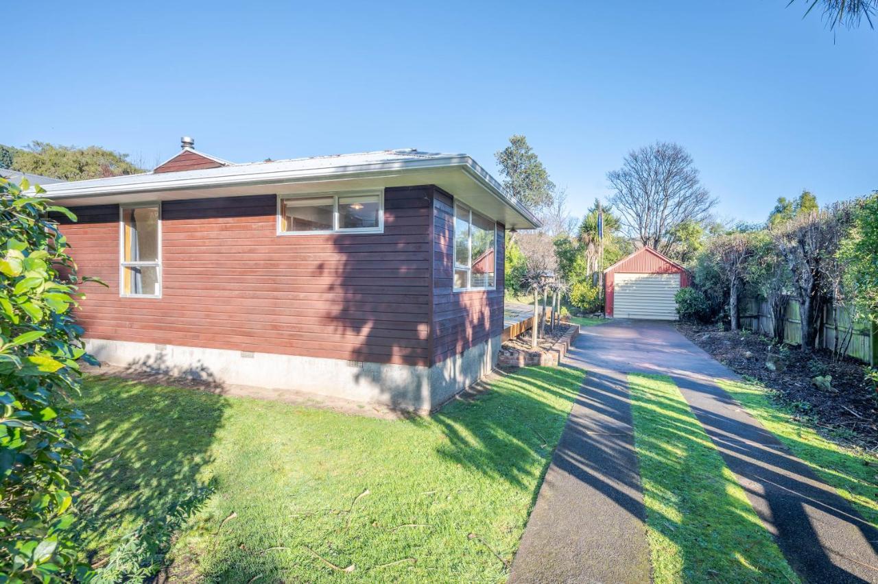 Woodills Wonderland - Akaroa Holiday Home Exterior foto