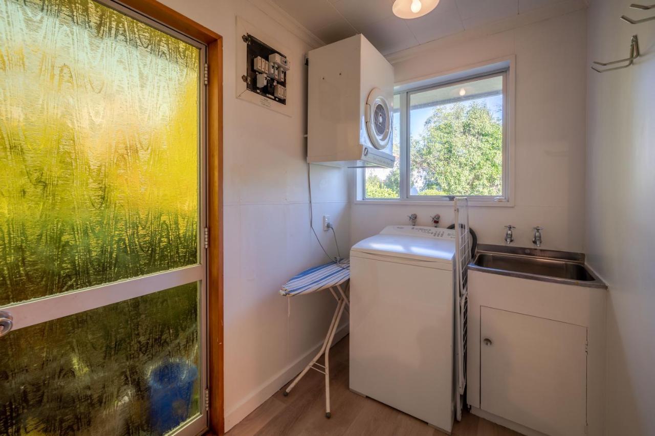 Woodills Wonderland - Akaroa Holiday Home Exterior foto